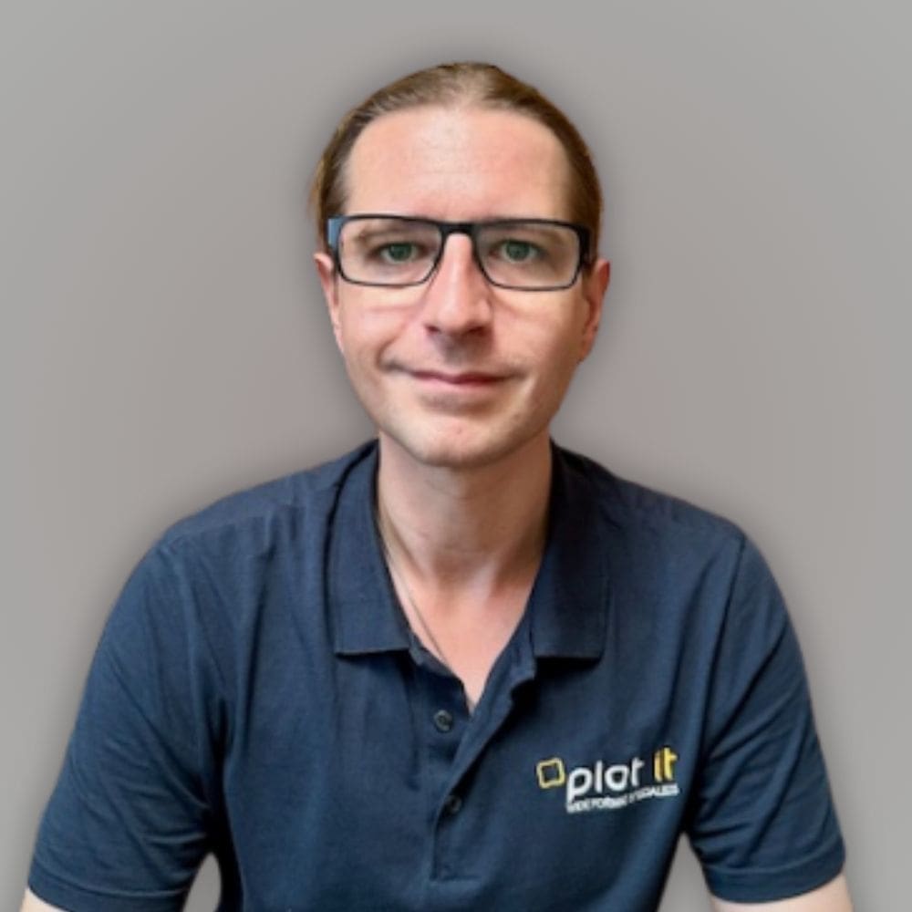 Bruce – Customer Service